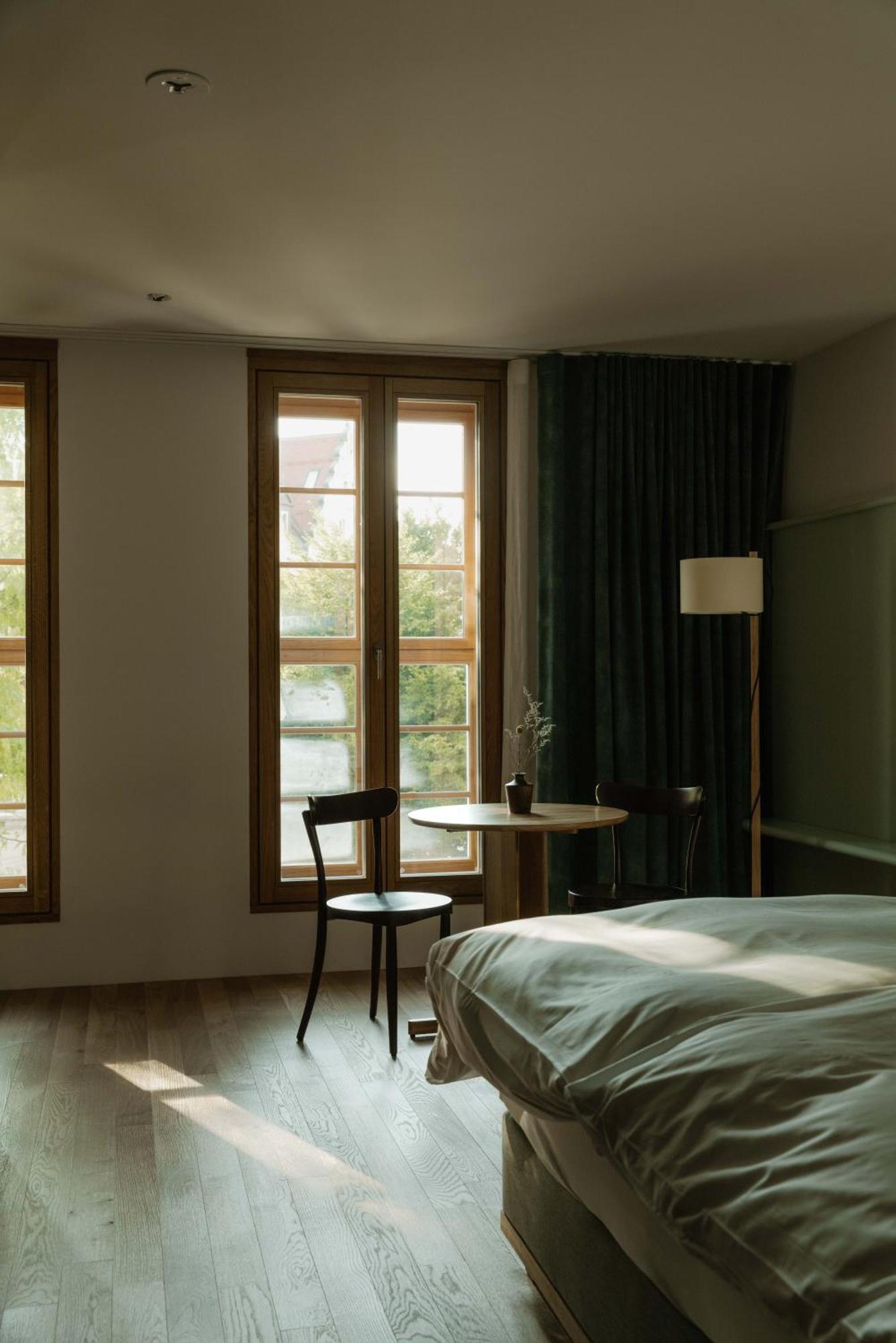 Kleiner Loewe - Stadthotel Брегенц Екстериор снимка