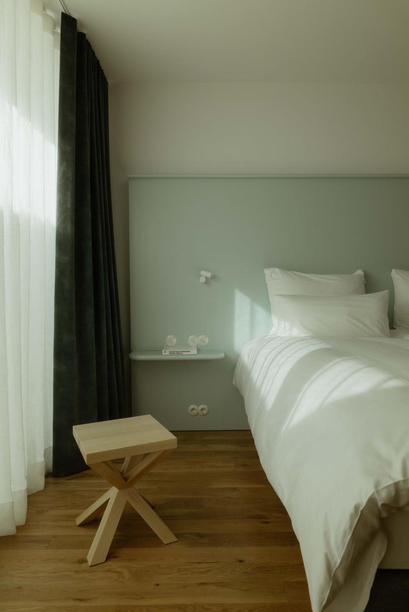 Kleiner Loewe - Stadthotel Брегенц Екстериор снимка
