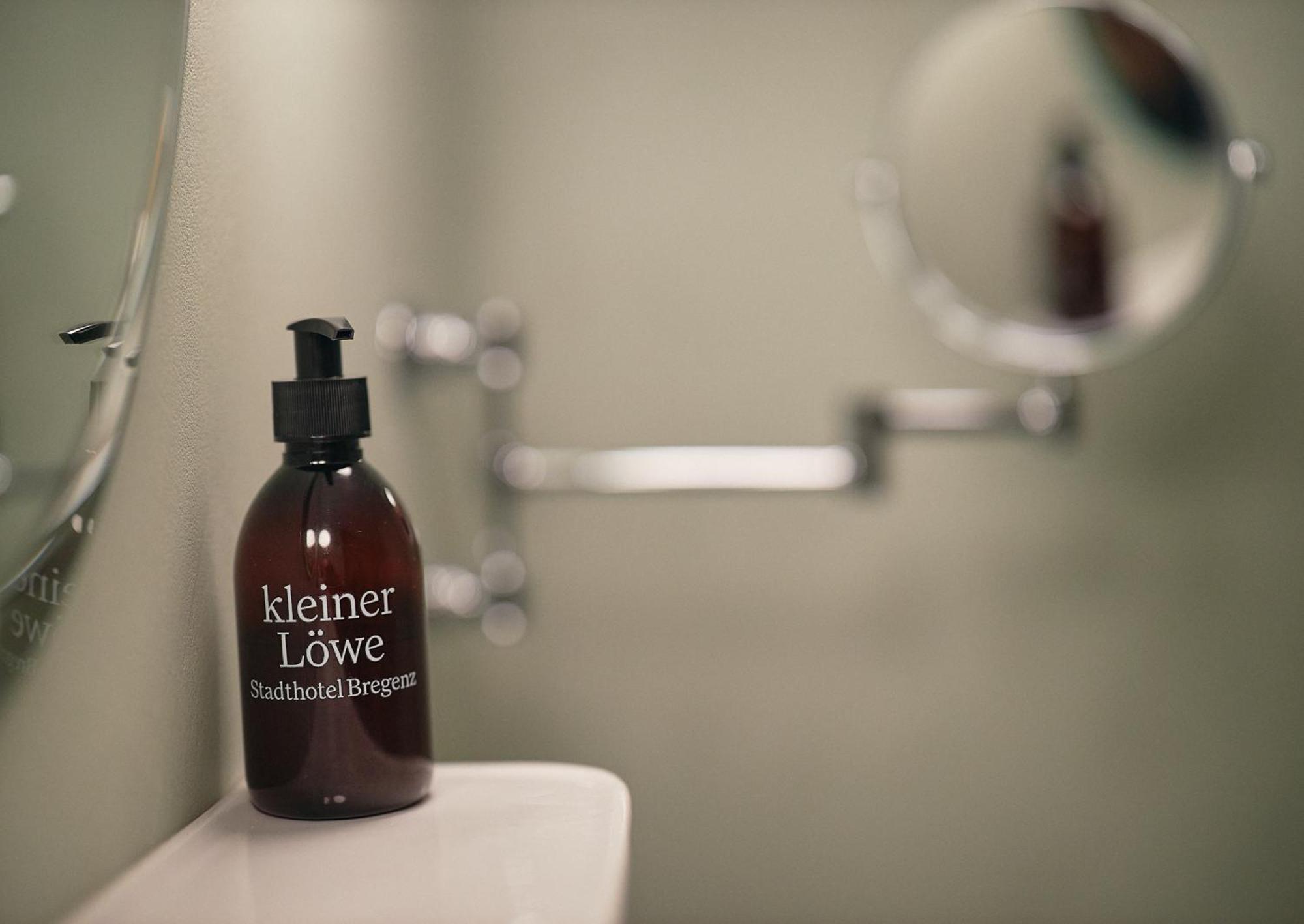 Kleiner Loewe - Stadthotel Брегенц Екстериор снимка